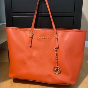 Michael Kors Voyager Large Tote Bag